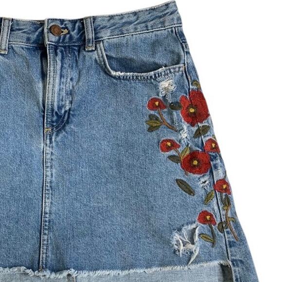 Zara Basic Z1975 Blue Denim Mini Skirt Women's Small Floral Embroidered Raw Hem - Picture 5 of 7